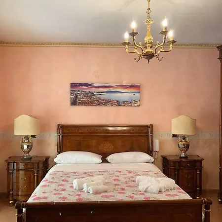 Holiday home San Gennaro House Naples